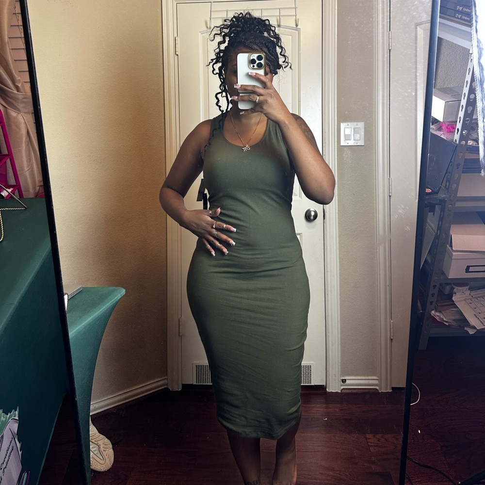 New York and company olive  sleeveless bodycon dess